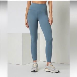 NWT Vuori studio pocket leggings